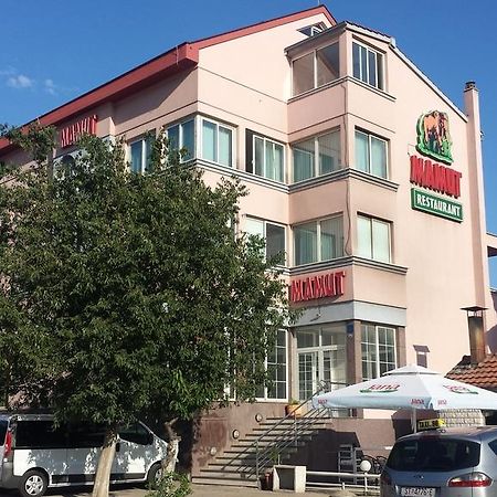 Guest House Mamut Kastela Bagian luar foto