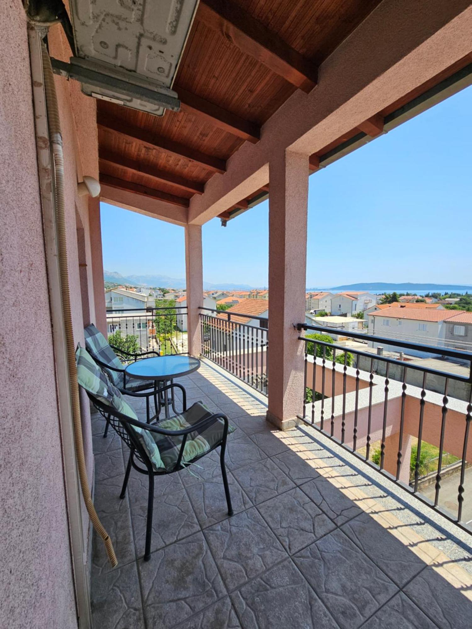 Guest House Mamut Kastela Bagian luar foto