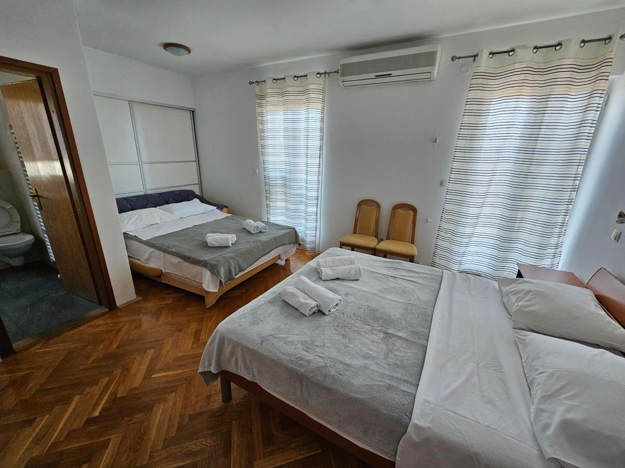 Guest House Mamut Kastela Bagian luar foto