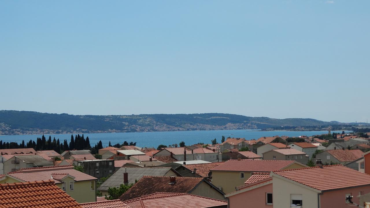 Guest House Mamut Kastela Bagian luar foto