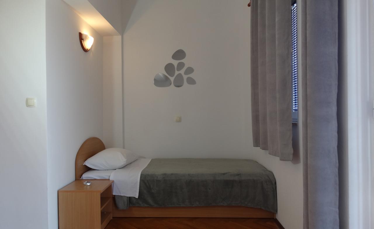 Guest House Mamut Kastela Bagian luar foto